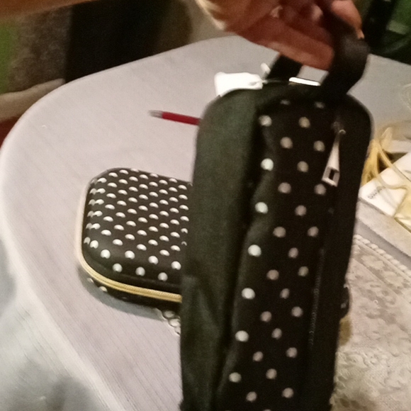 2 travel cases black& white polkadot - Picture 4 of 10